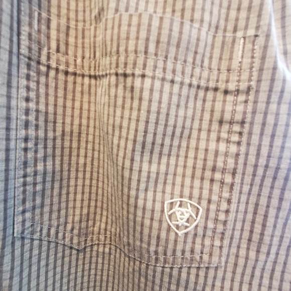 Ariat pro series sz med button up newer condition - Picture 2 of 9